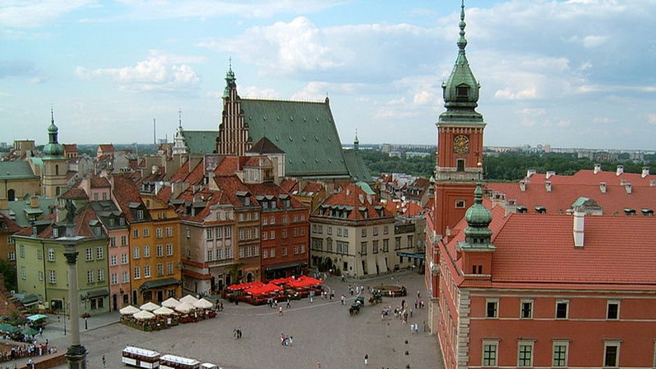 Predčasné voľby v Poľsku privedú na politickú scénu tiež lídrov minulých vlád