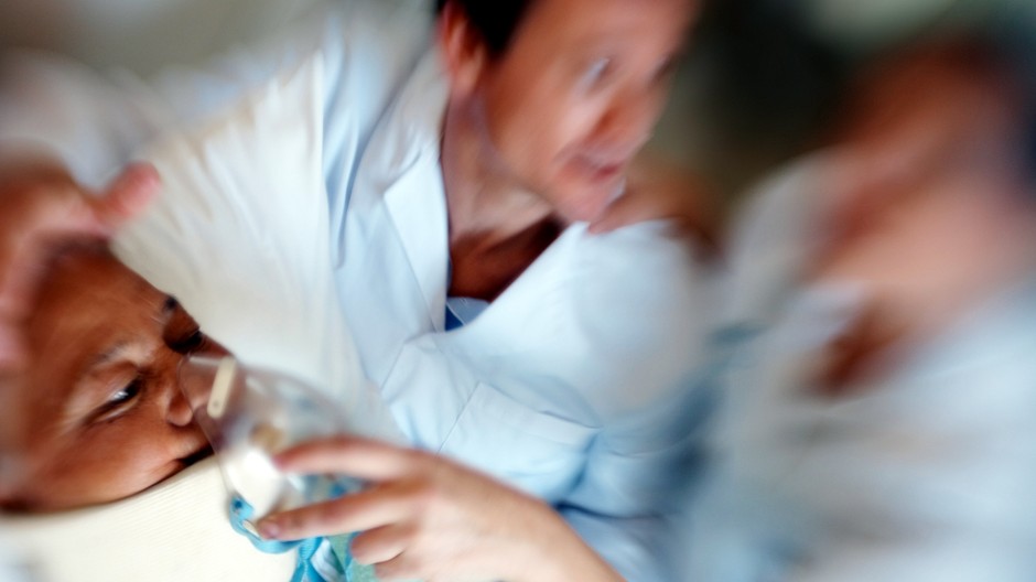 záchrana pacienta - ilustračné foto