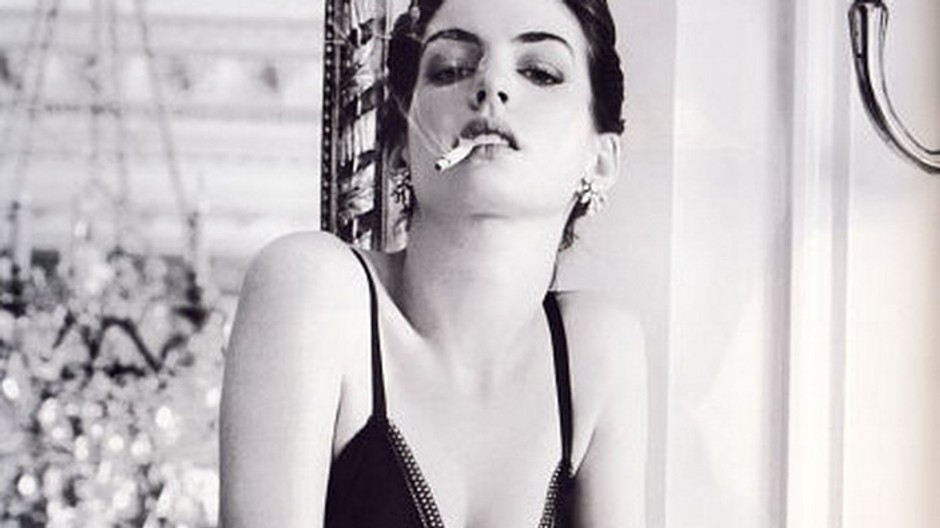 Anne Hathaway-Vogue 1