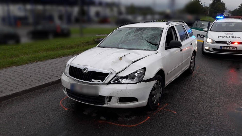 Ďalšia smrteľná nehoda. Chodec neprežil zrážku s autom.jpg