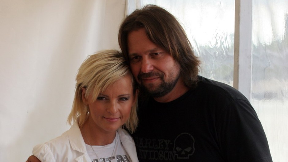 Iveta Bartošová s manželom Jiřím Pomejem