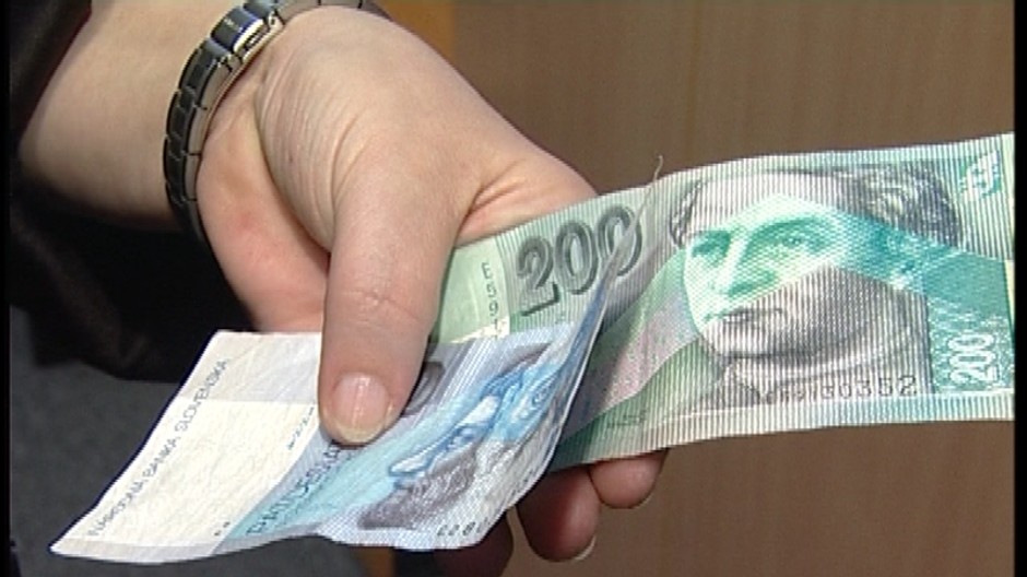 200 50 v ruke peniaze