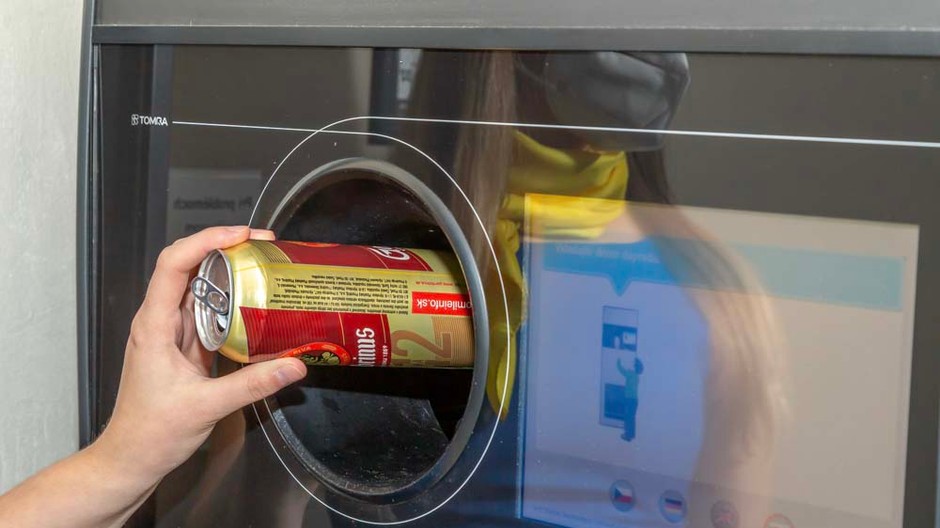 Už aj Košičania môžu v Lidli recyklovať PET fľaše a plechovky