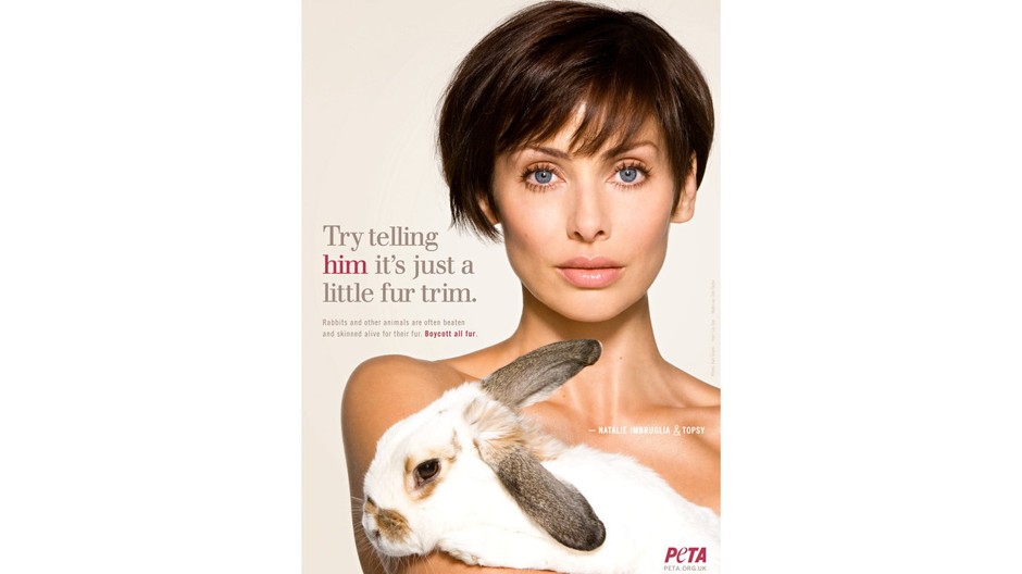 Natalie Imbruglia so zajacom v ruke