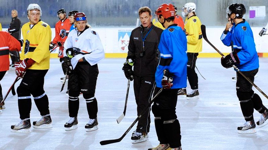 hokejisti HC Lev Poprad na ľade