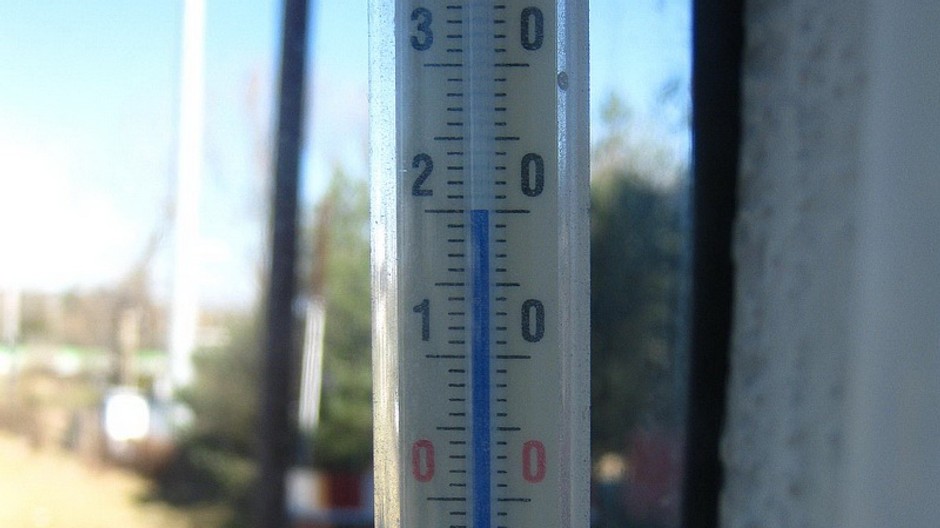 teplomer zavesený na okne, Rimavská Sobota