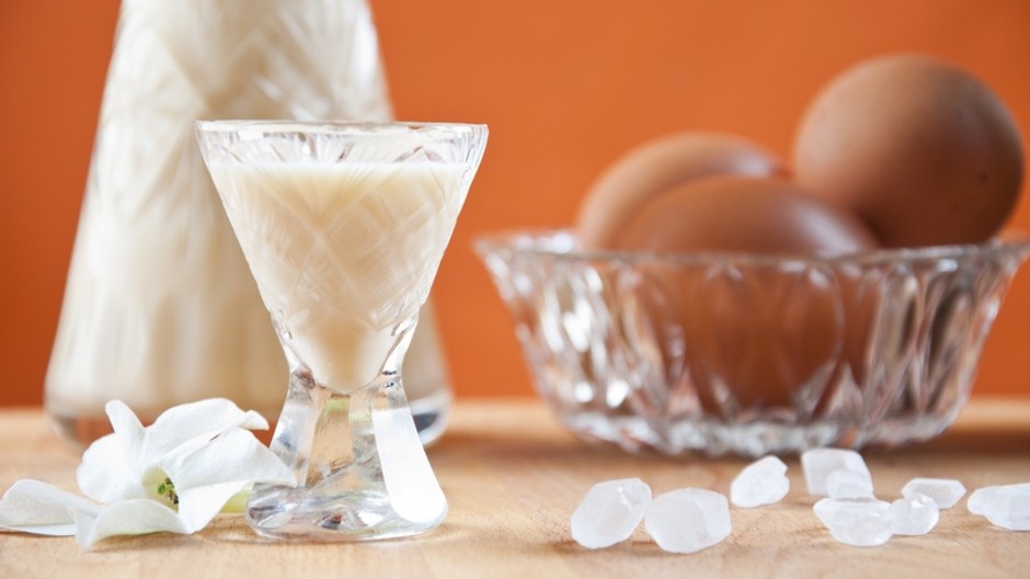 vaječný likér titulka