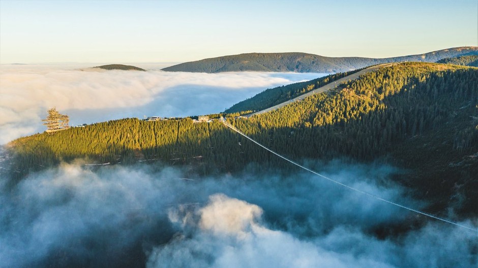 Visutý most cez údolie na Dolnej Morave - Sky Bridge 721