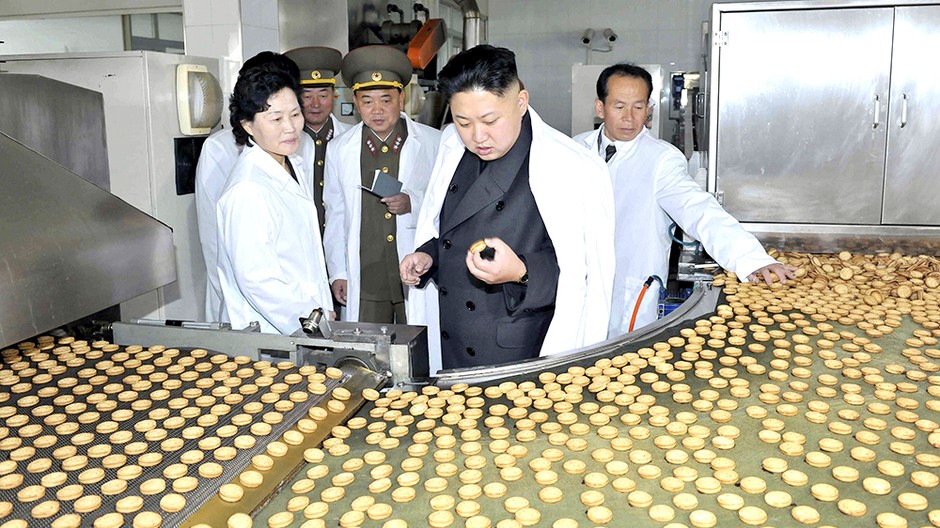 Kim Čong-Unovi chutia sušienky Choco Pie