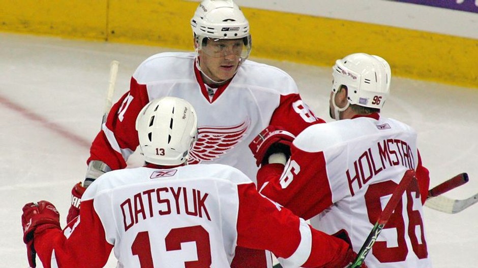 Hossa po góle so spoluhráčmi