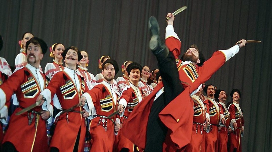 Ruskí kozáci vystupujú