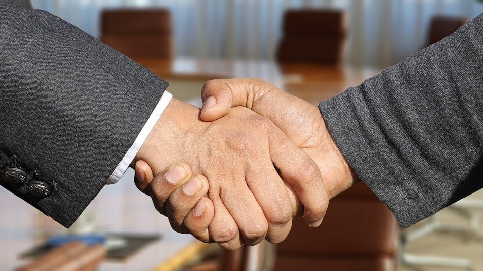 pr sprýáva Angelini Pharma