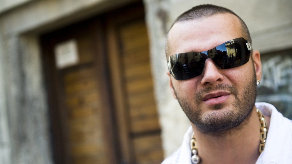 rytmus v slnecnych okuliaroch