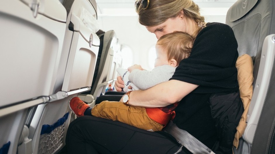 dieťa v lietadle