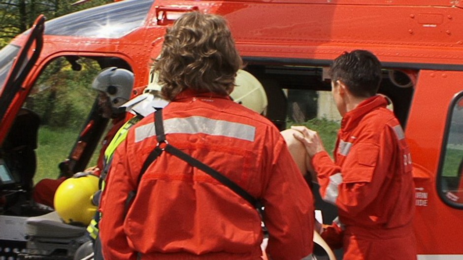 Záchranári odzadu, vrtuľník