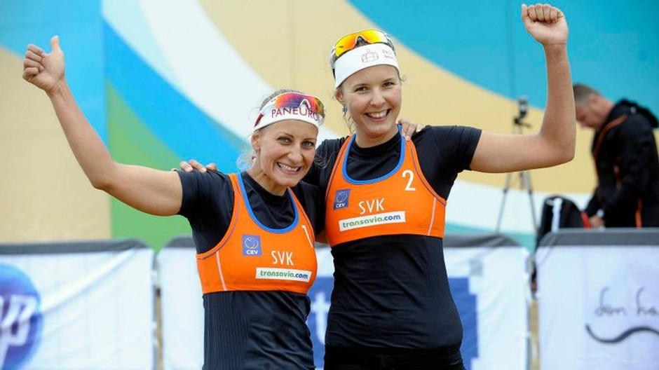 Dubovcová s Nestarcovou v Haagu