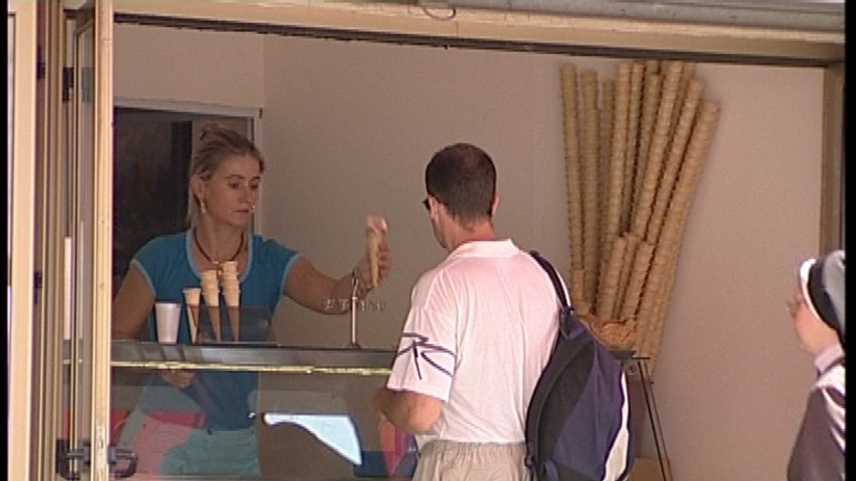 Zmrzlina, zmrzlinový stánok