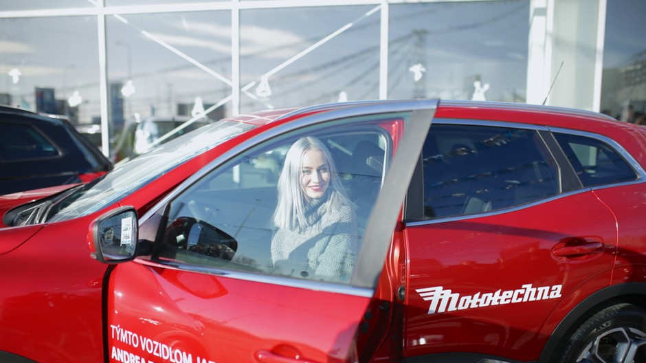 Andrea Zahurancová, auto, PR správa