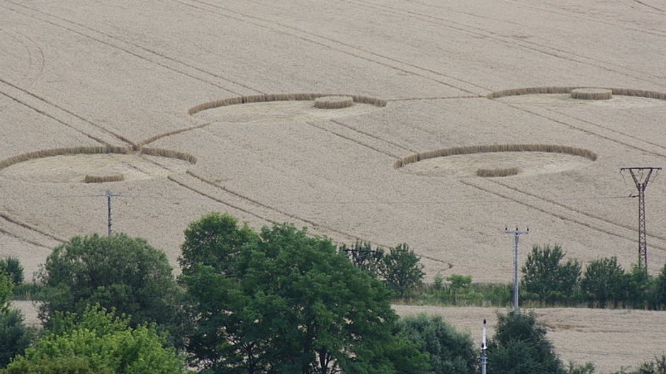 agrosymboly, kruhy v obili, ufo, velesovice morava