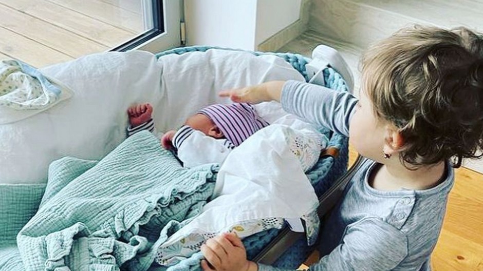 Malý Oliver so sestrou