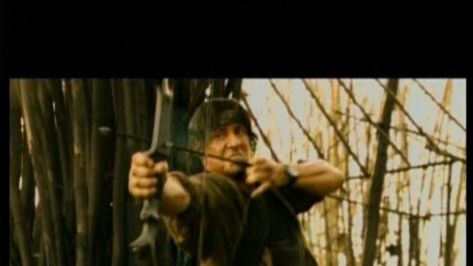 stalone v rambovi s lukom a sipom