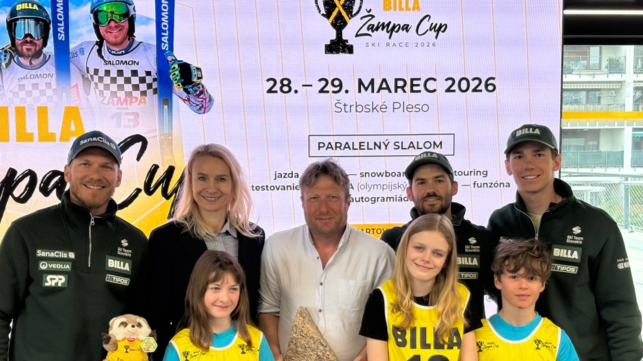 1_Bratia Žampovci, Jana Gregorovičová (BILLA), Tomáš Kmeť (LK Victory ) so svojimi zverencami_16. 3. 2026