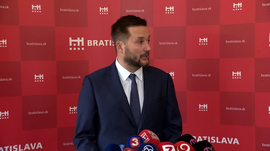 [multi] Nový primátor Matúš Vallo i poslanci zložili sľub 891