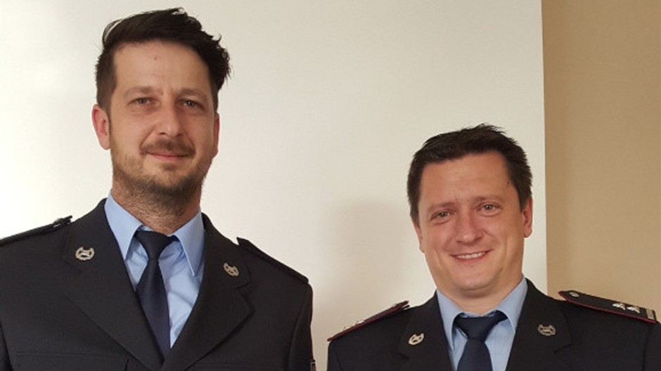 Filip Tretera a Miroslav Špaček - policajti zachránili školáka, ktorý si podrezal žily 