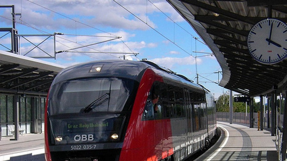 rakusky vlak na stanici
