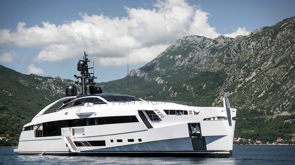 Superjachta Rossinavi Aurora