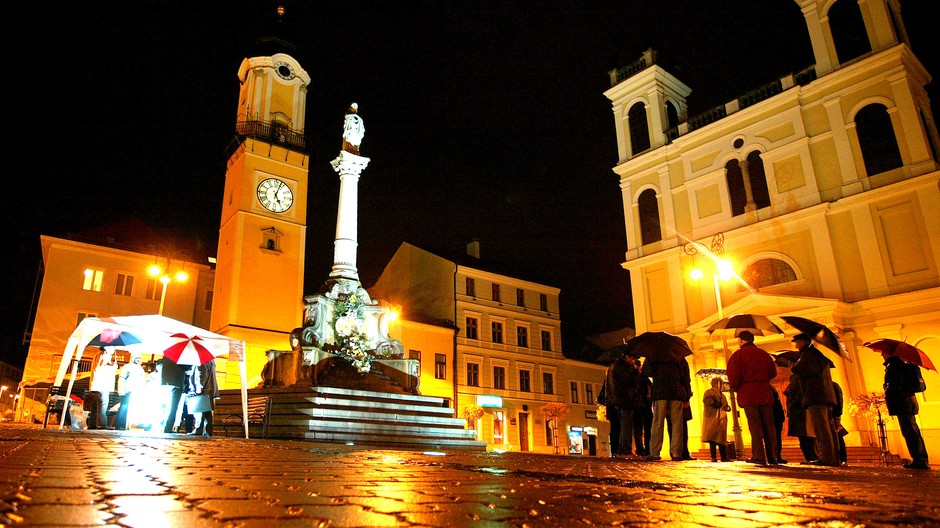 voľby Banská Bystrica námestie