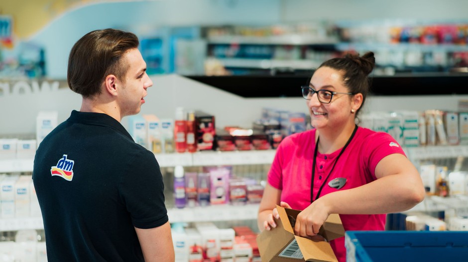 Práca mužov a žien je v dm odmenená rovnako_dm drogerie markt_Matúš Koprda