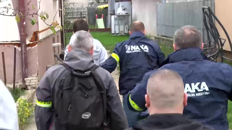 [multi] NAKA zasah v dome sekaca 7189