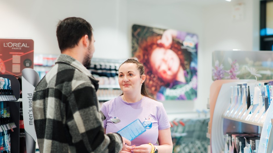 2025 03 Slovenská dm má 30 rokov, programom na prevenciu násilia venuje stotisíc eur