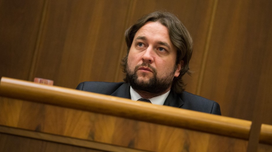 coverkomentár - Ľuboš Blaha, poslanec národnej rady.jpg