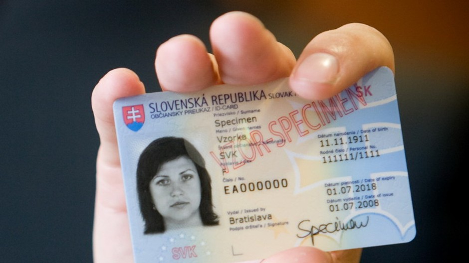 NEPOUZIVATnovy obciansky preukaz eu v ruke