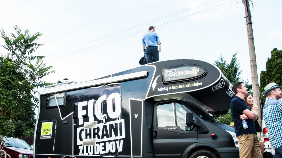 Bonaparte, protest proti Robertovi Kaliňákovi