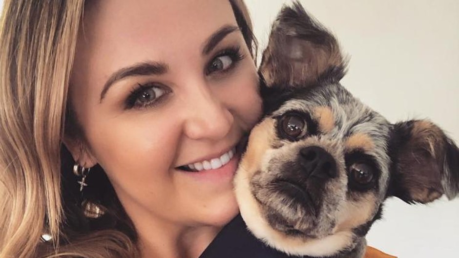 zena a trik s topankami