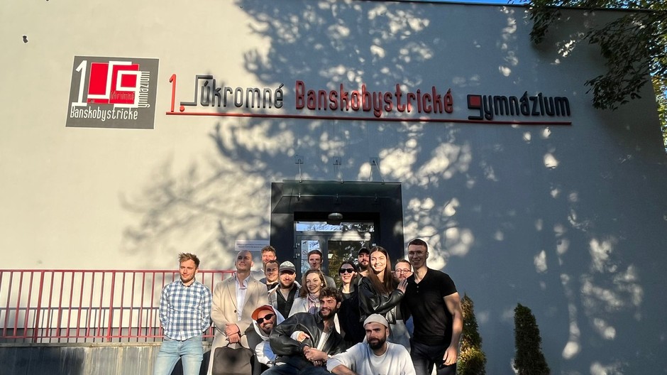 H3KNISA V BB - FOTO 1