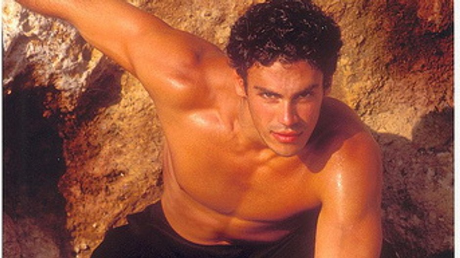 muz naha hrud, model