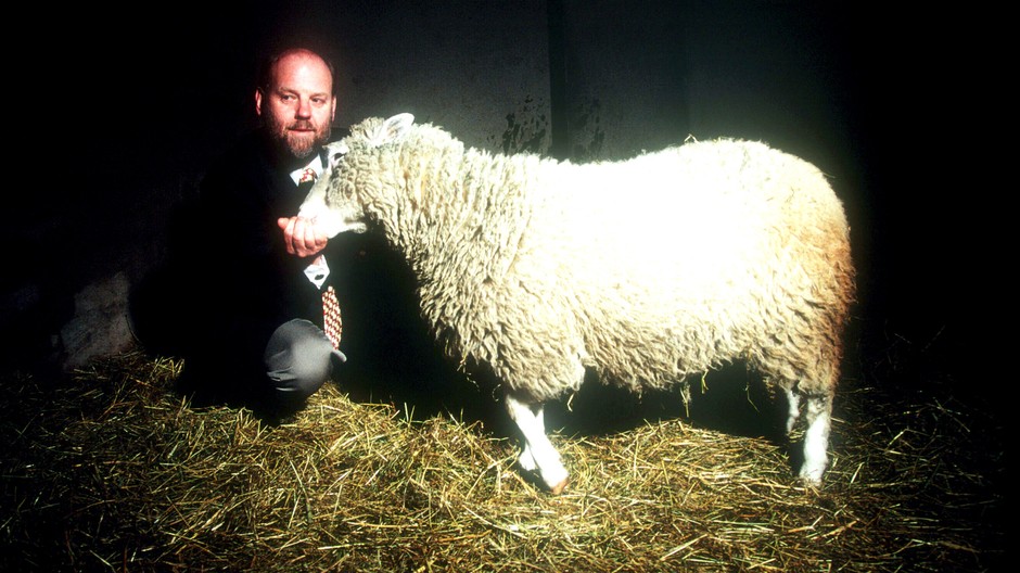 Ovca Dolly s Ianom Wilmutom