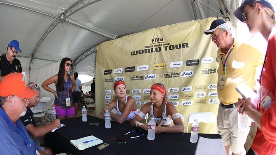 Dubovcova Nestarcova pred novinarmi na World Series