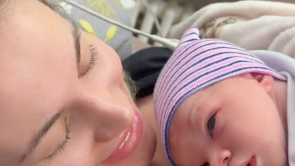 Natálie Kočendová porodila