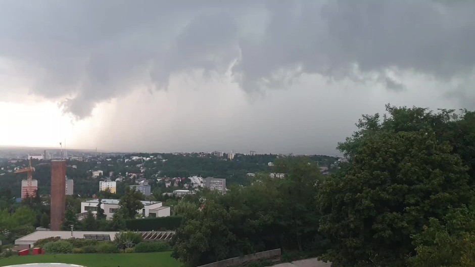 [multi] Búrka koliba 8187