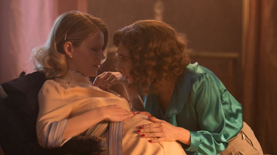 Sklenená izba - Carice van Houten a Hanna Alstrom (1)