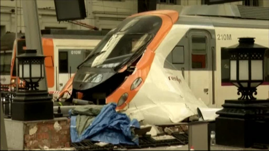 Nehoda vlaku si vyžiadala 54 zranených. Piati sú vo vážnom stave195