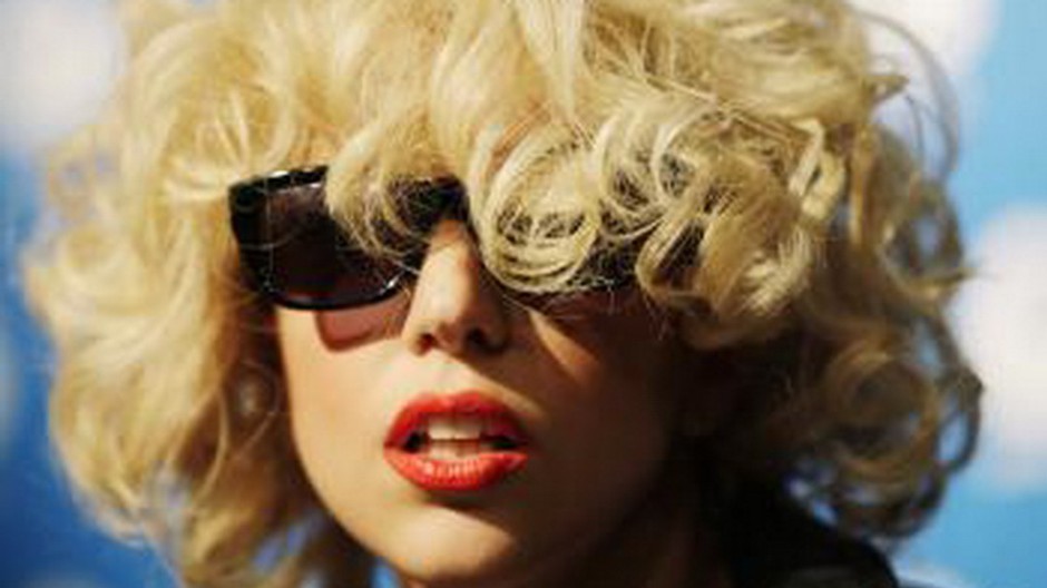 Lady Gaga, tvár, detail, červený rúž, ústa, okuliare