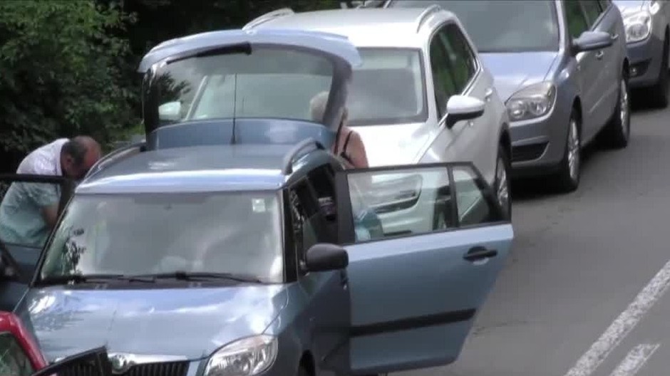 [multi] Nekonečné kolóny sú späť 294 (cropped)