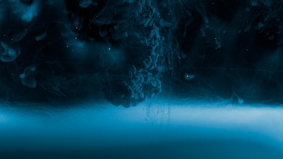 abstract-heavy-blue-haze-liquid