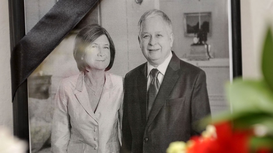 zosnuli manzelia kaczynski, fotka s ciernou stuzkou